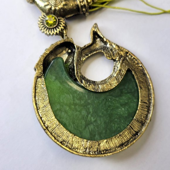 Chunky Fish Pendant Necklace Fashion Gemstone Green Fish Pendant - Picture 4 of 12